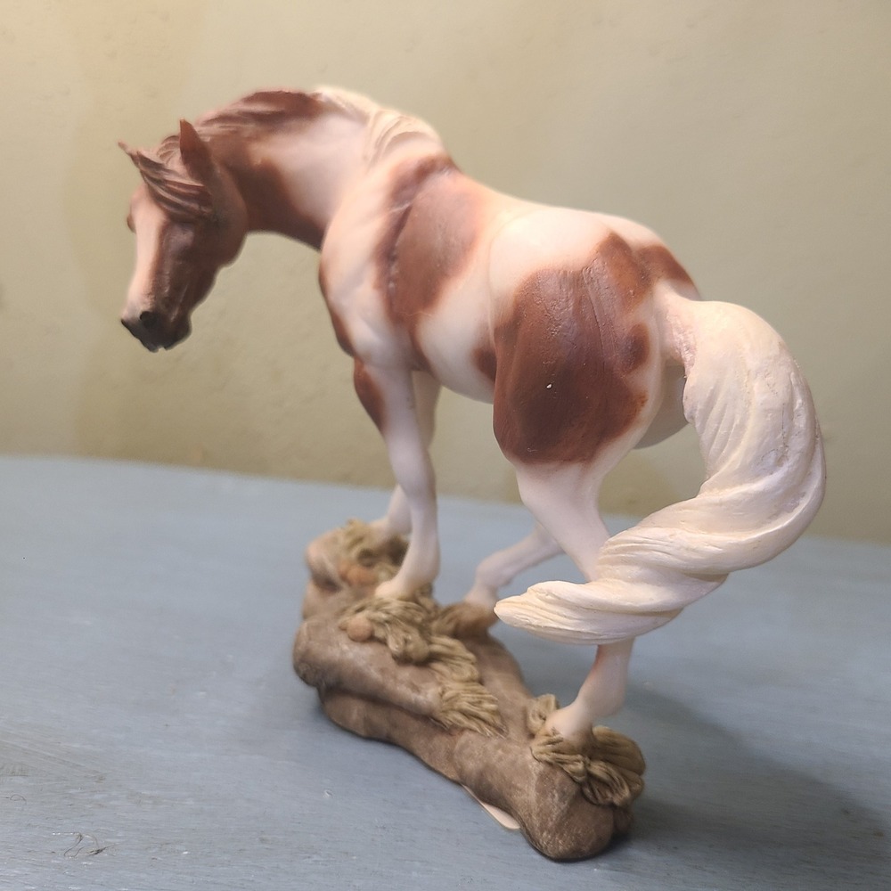 Vtg Stone Critters Mustang Paint Horse Figurine SC-1453 Brown White 4.75" Resin